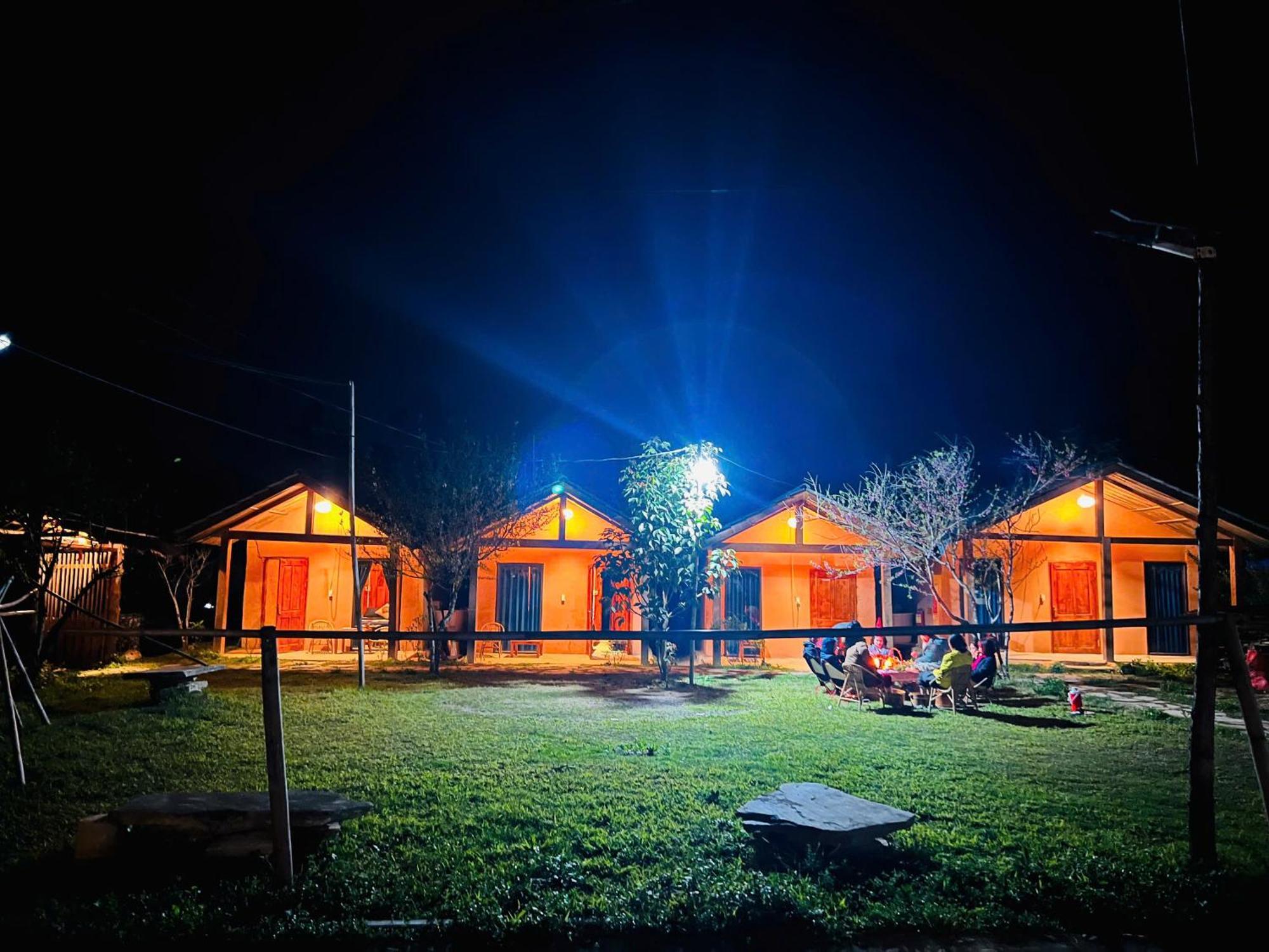 Chook Bungalow Ha Giang Exteriör bild